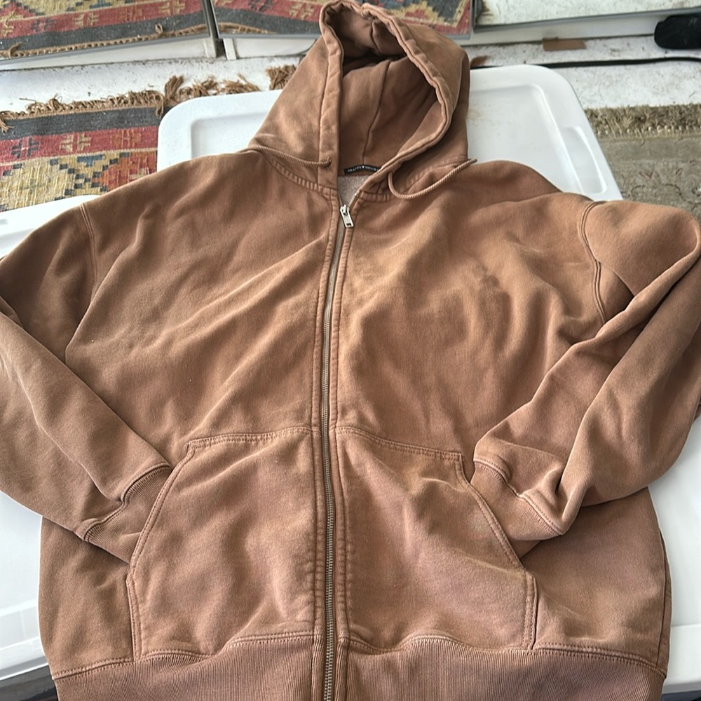 Brandy Melville - Brown, cozy sweatshirt hoodie. Vintage.